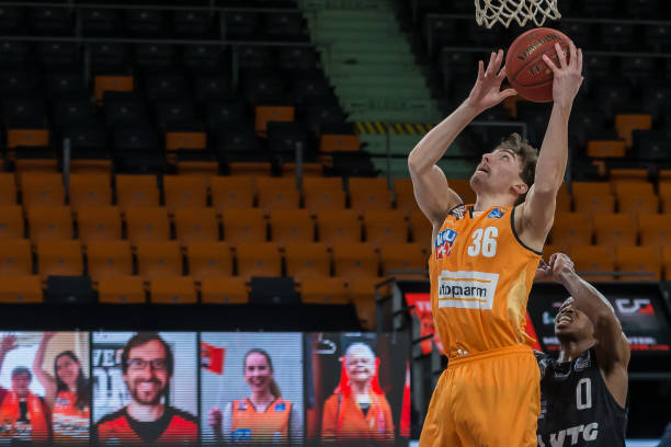 随着球员年 随着球员年